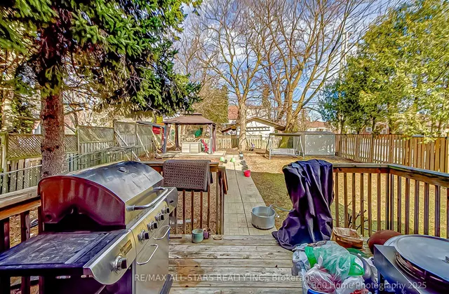 Additional image 34 of 159 Harewood Ave