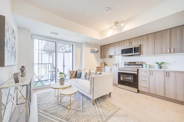 Additional image 20 of 556 Marlee Ave Unit 304