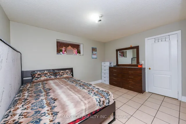 Additional image 34 of 42 York St