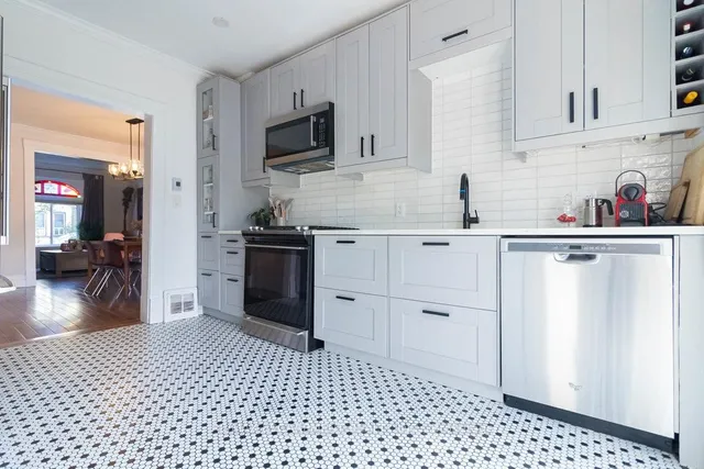 Additional image 18 of 55 Cheever St