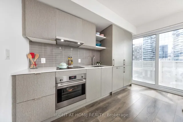 Additional image 10 of 100 Harbour St Unit 1408