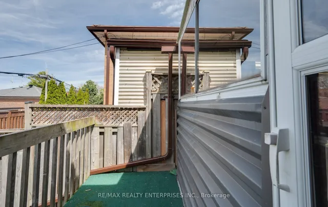 Additional image 33 of 54 Pinebrook Ave