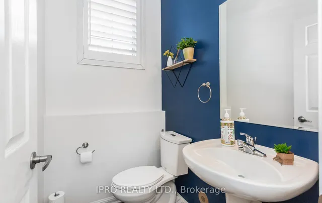 Additional image 23 of 795 Howden Cres