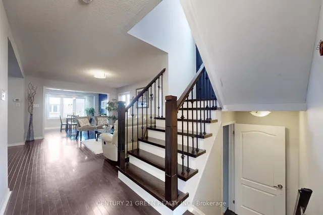 Additional image 21 of 125 Vanhorne Clse