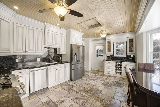 Additional image 15 of 39 Lakeview Dr