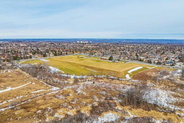 Additional image 47 of 107 Hazelton Ave