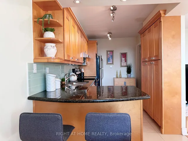 Additional image 20 of 260 Seneca Hill Dr Unit 505