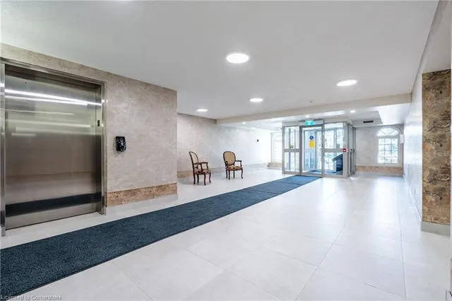 Additional image 43 of 990 Golf Links Rd Unit 106