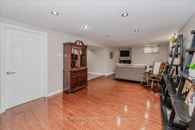 Additional image 30 of 60 Silverspring Cres