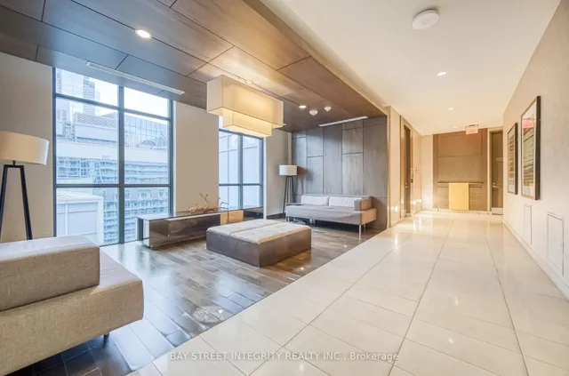 Additional image 26 of 300 Front St Unit 914