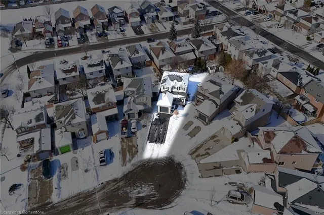 Additional image 33 of 10 Amherst Cir