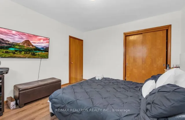 Additional image 19 of 51 Robroy Ave