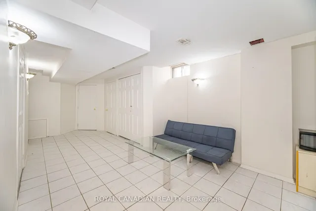 Additional image 39 of 69 Yellow Brick Rd