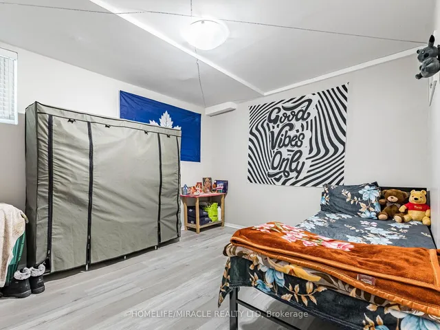 Additional image 42 of 10 Madison St