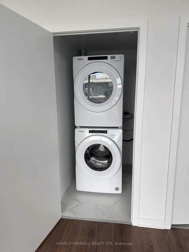 Additional image 4 of 405 Dundas St Unit PH07