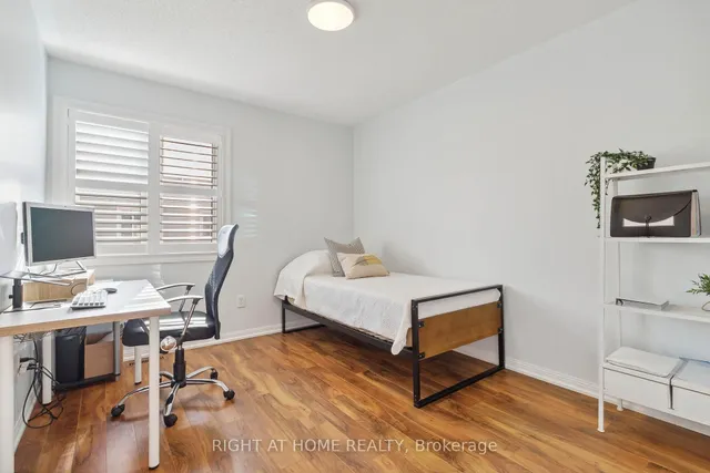 Additional image 18 of 943 McDuffe Cres