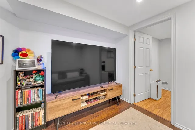 Additional image 18 of 39 Delena Ave