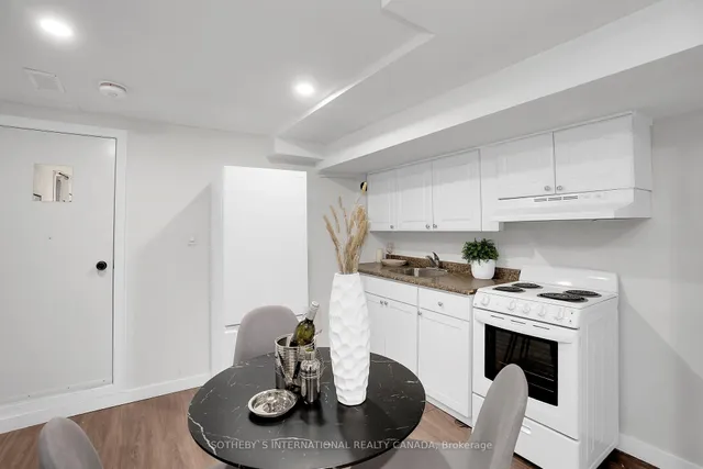 Additional image 26 of 95 Lightbourn Ave