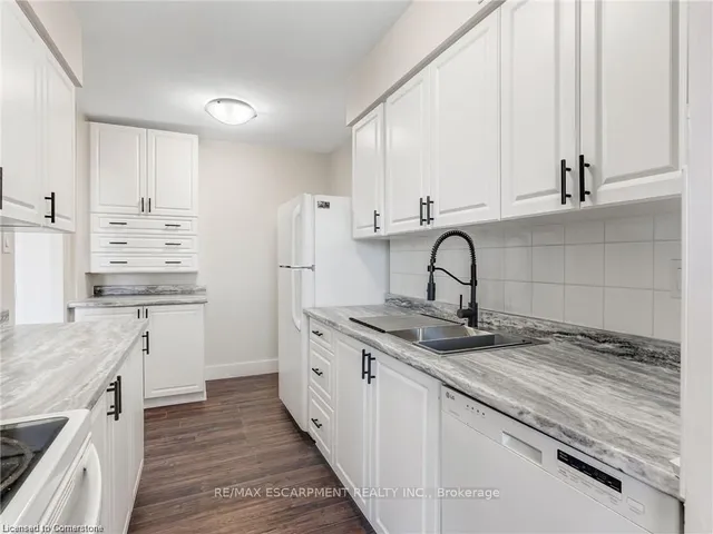 Additional image 21 of 1966 Main St Unit 1106