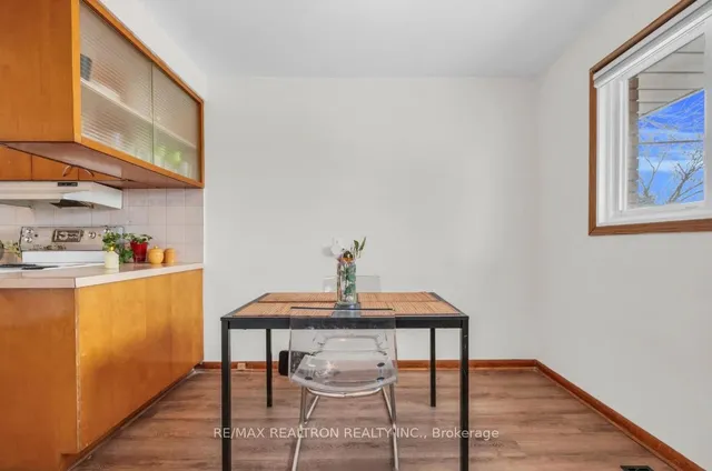 Additional image 15 of 51 Robroy Ave