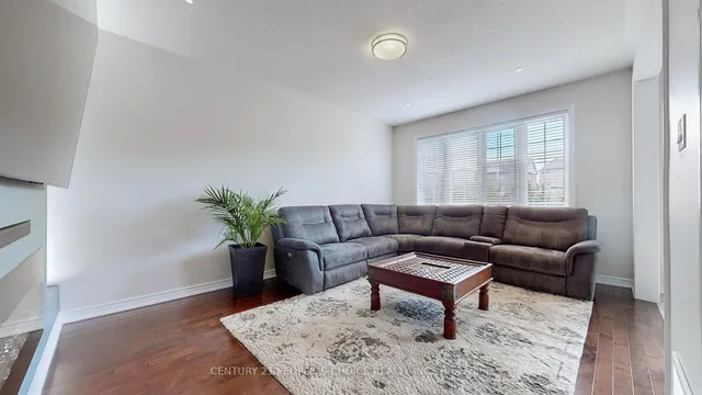 Additional image 6 of 32 Intrigue Tr