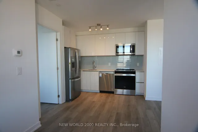 Additional image 3 of 3100 Keele St Unit 820