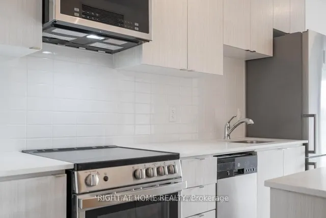 Additional image 4 of 2433 Dufferin St Unit 606