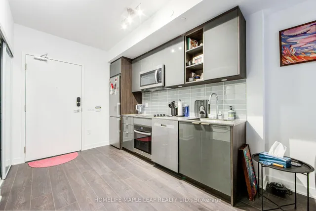 Additional image 7 of 543 Richmond St Unit 728