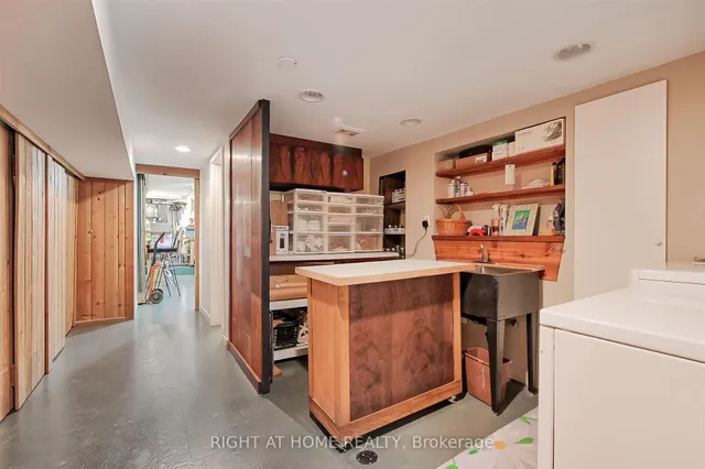 Additional image 21 of 61 Woburn Ave