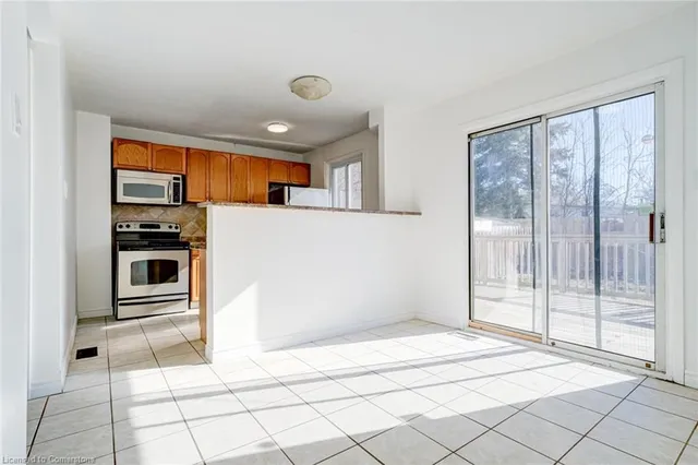 Additional image 18 of 28 Arbutus Cres