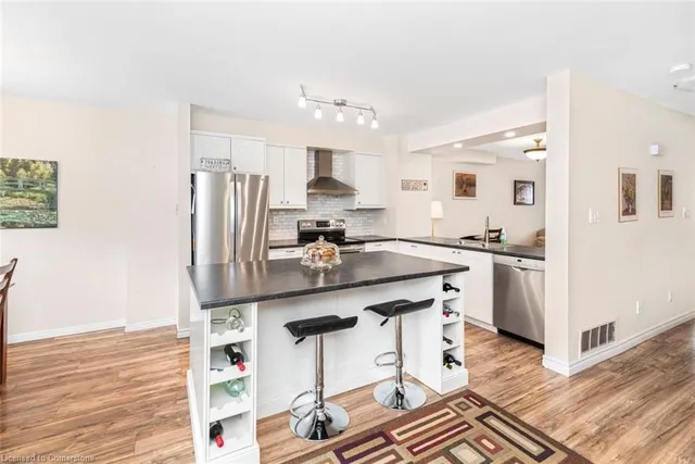 Additional image 19 of 26 Moss Blvd Unit 32