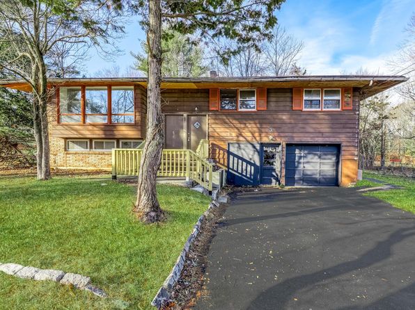 Primary image of 3 Camp Hill Road, Pomona, NY 10970
