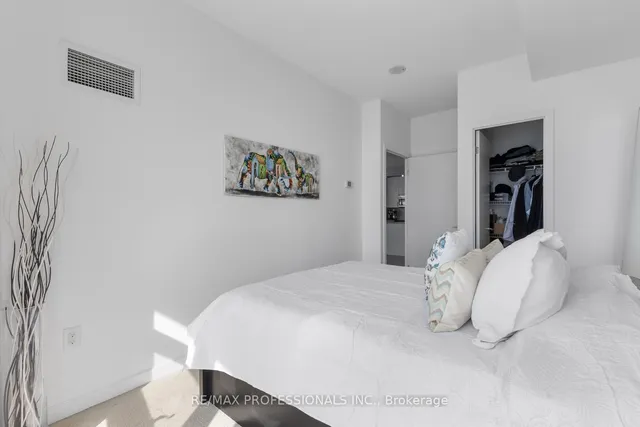 Additional image 19 of 70 Forest Manor Rd Unit 1806