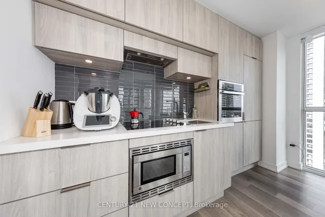 Additional image 12 of 39 Roehampton Ave Unit 2003