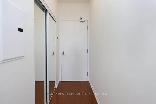 Additional image 5 of 800 Lawrence Ave Unit 216