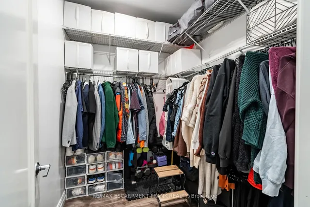 Additional image 36 of 112 King St Unit 1012