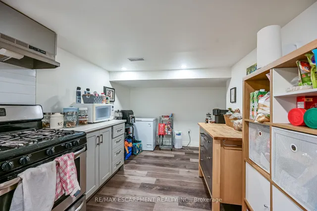 Additional image 32 of 444 Maple Ave