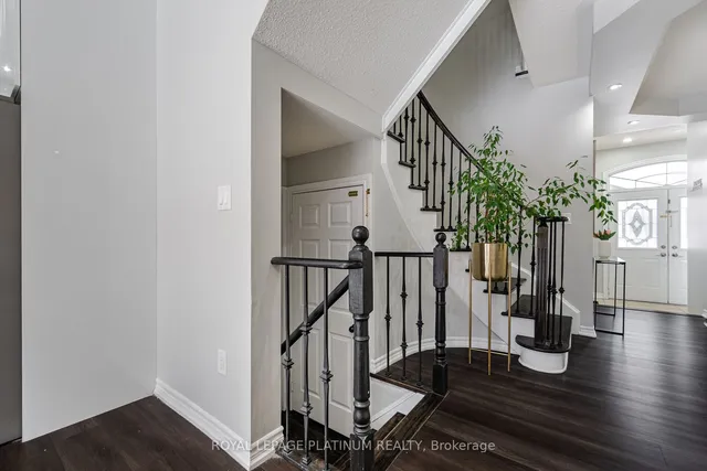 Additional image 29 of 19 Dolly Varden Dr