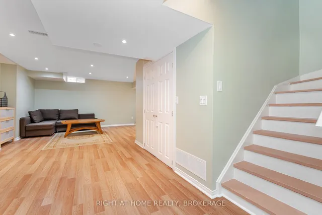 Additional image 30 of 11 Pomell Tr