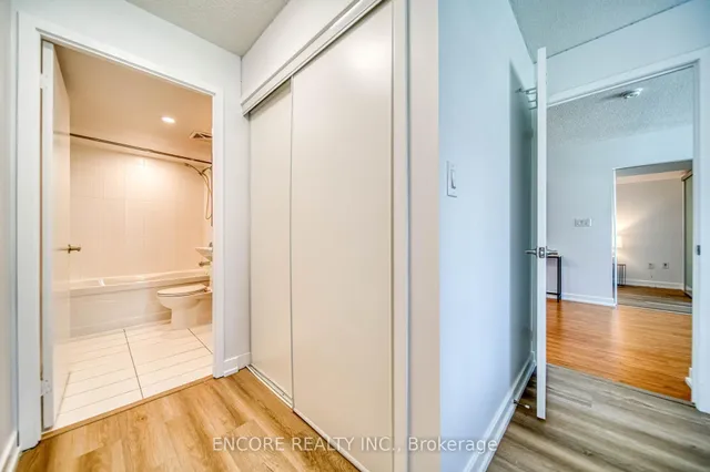 Additional image 23 of 25 Capreol Crt Unit 706