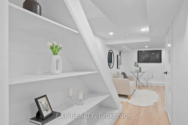 Additional image 25 of 2555 Dundas St