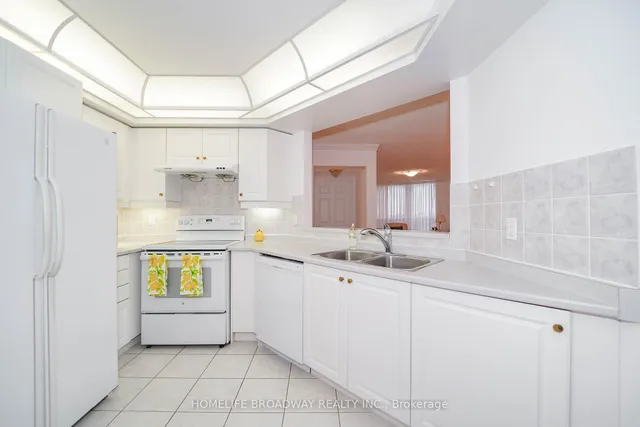 Additional image 11 of 89 Skymark Dr Unit 1211