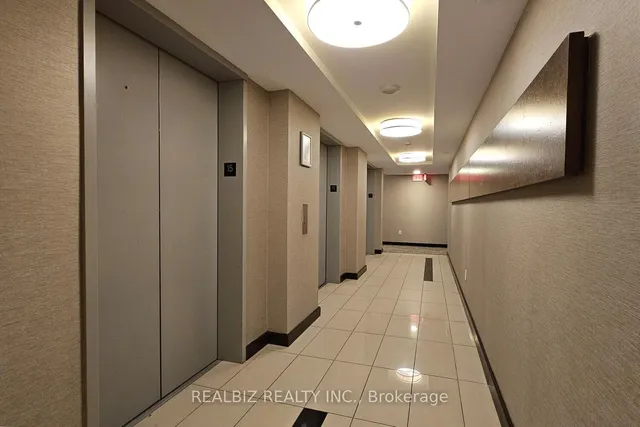 Additional image 34 of 386 Yonge St Unit 1516