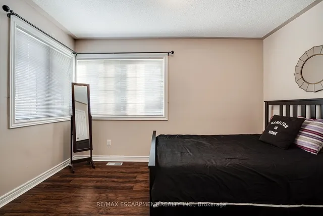 Additional image 34 of 100 Beddoe Dr Unit 27