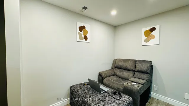 Additional image 21 of 2 Cortez Crt