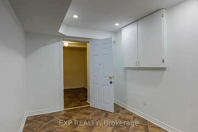Additional image 36 of 14 Vanwood Cres