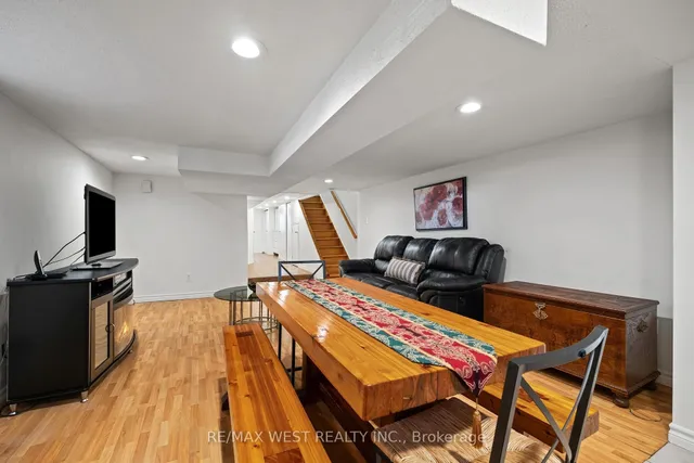 Additional image 24 of 119 Bellwoods Ave