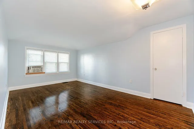 Additional image 31 of 18 Wellington St