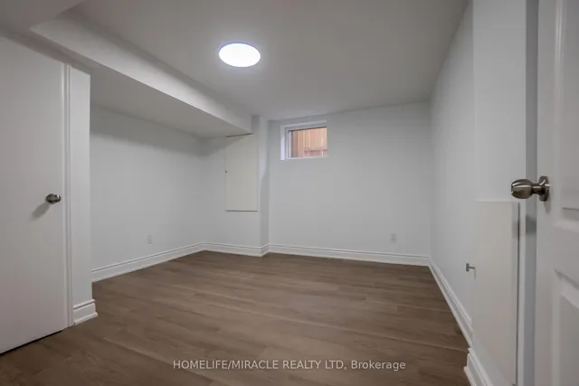 Additional image 28 of 41 Grande Ave