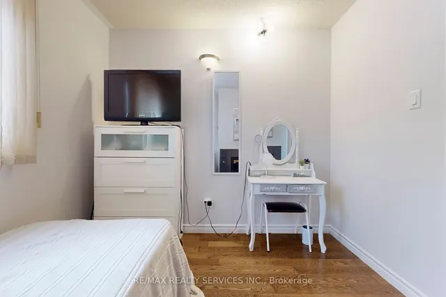 Additional image 14 of 28 Heathcliffe Sq